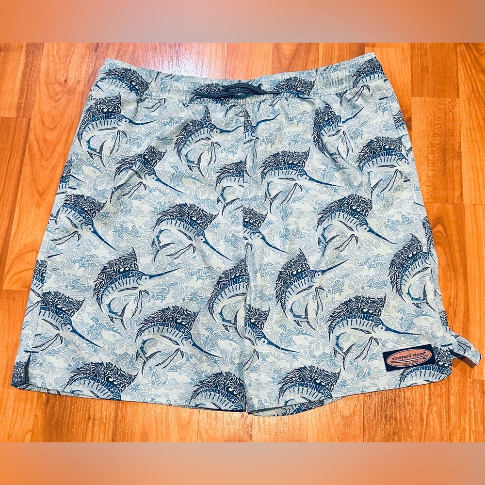 Boys vineyard vines swim trunks. Excellent used condition. Size boys XL.